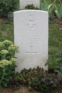 Hanover War Cemetery - Stribley, Derick Waters