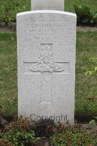 Hanover War Cemetery - Sunter, John William