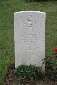 Hanover War Cemetery - Tarr, Charles Francis