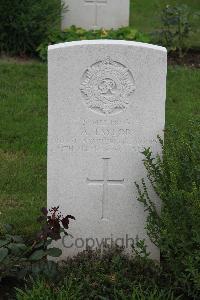 Hanover War Cemetery - Taylor, Alfred