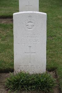 Hanover War Cemetery - Taylor, Francis James