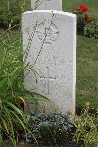 Hanover War Cemetery - Taylor, Robert