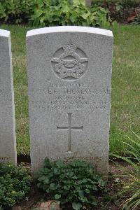 Hanover War Cemetery - Thomas, Edwin Horton