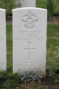 Hanover War Cemetery - Thomas, Gwynne