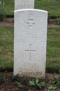 Hanover War Cemetery - Thomas, Harry