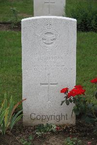 Hanover War Cemetery - Thomas, Theophilus John