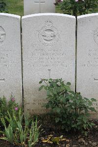 Hanover War Cemetery - Thorogood, Ronald