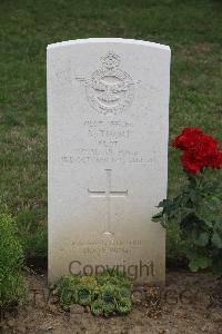 Hanover War Cemetery - Thorp, Arthur