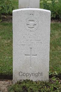 Hanover War Cemetery - Thorpe, Bernard