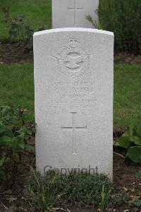 Hanover War Cemetery - Tindal, Ronald Walter