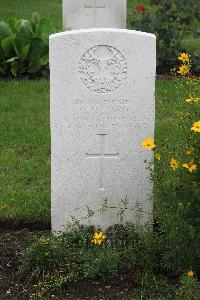 Hanover War Cemetery - Tolland, Patrick