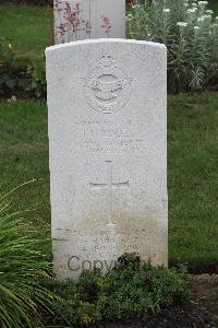 Hanover War Cemetery - Tooze, Thomas Leslie