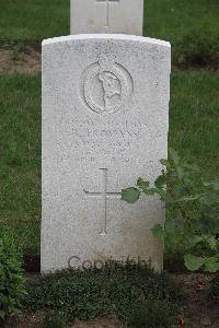 Hanover War Cemetery - Tromans, Ronald