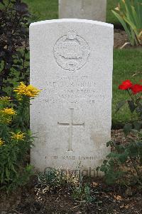 Hanover War Cemetery - Turnbull, Maxwell Brodie