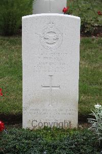 Hanover War Cemetery - Turner, Frank