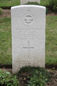 Hanover War Cemetery - Tyler, Morris John Edward