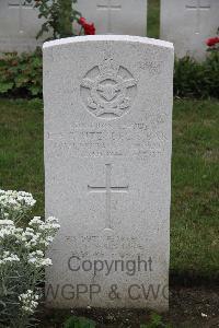 Hanover War Cemetery - Utz, Eric Arthur Gibson