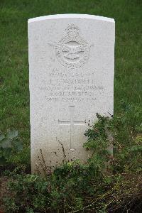 Hanover War Cemetery - Waddell, John Joseph