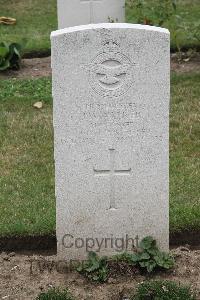 Hanover War Cemetery - Walker, John William