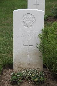 Hanover War Cemetery - Warner, Victor Ernest