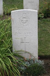 Hanover War Cemetery - Warren, Edgar William John