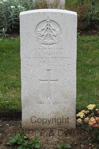 Hanover War Cemetery - Watson, Harold Leslie