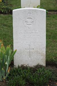 Hanover War Cemetery - Watson, Robert Grant