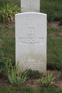 Hanover War Cemetery - Watt, J