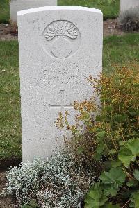 Hanover War Cemetery - Weaver, Gerald