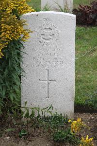 Hanover War Cemetery - Webb, Cyril Stanley