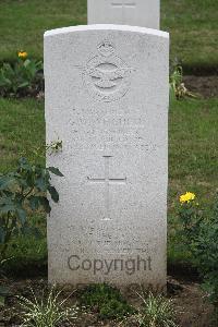 Hanover War Cemetery - Weighell, George Myron