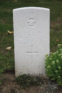 Hanover War Cemetery - Wells, Jack