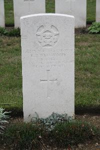 Hanover War Cemetery - Wellwood, Kenneth Douglas