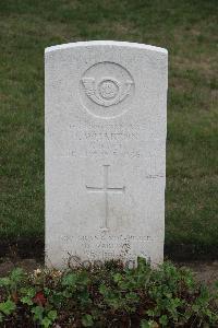 Hanover War Cemetery - Wharton, James Daniel