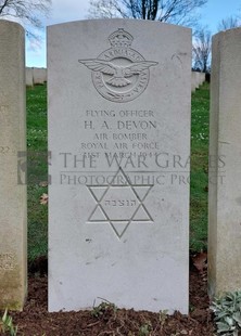 Hanover War Cemetery - DEVON, HAROLD ALAN