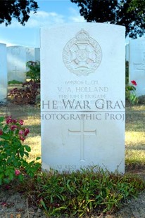 Hanover War Cemetery - HOLLAND, VICTOR ALBERT