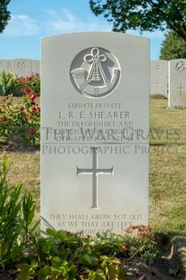 Hanover War Cemetery - SHEARER, LANGLEY ROBERT ERNEST