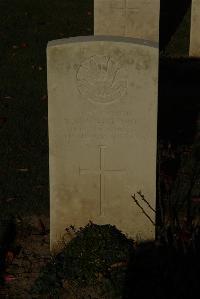 Caterpillar Valley Cemetery Longueval - Armstrong, T W