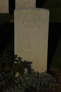 Caterpillar Valley Cemetery Longueval - Arnold, G