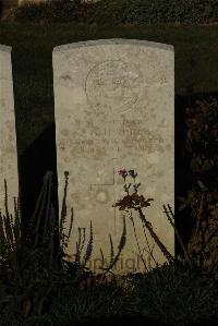 Caterpillar Valley Cemetery Longueval - Ashworth, F