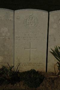 Caterpillar Valley Cemetery Longueval - Back, Edward