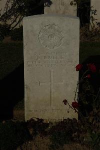 Caterpillar Valley Cemetery Longueval - Baillie, R