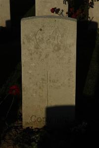 Caterpillar Valley Cemetery Longueval - Barnes, F J