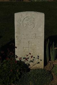 Caterpillar Valley Cemetery Longueval - Bather, W