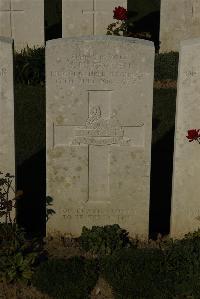 Caterpillar Valley Cemetery Longueval - Beeken, Joseph Henry