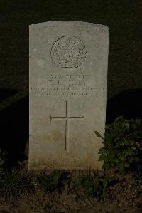 Caterpillar Valley Cemetery Longueval - Berry, F J