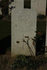 Caterpillar Valley Cemetery Longueval - Berry, F W