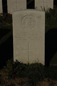 Caterpillar Valley Cemetery Longueval - Beveridge, R