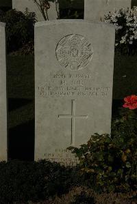 Caterpillar Valley Cemetery Longueval - Bird, M