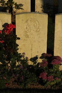 Caterpillar Valley Cemetery Longueval - Bradbury, G A